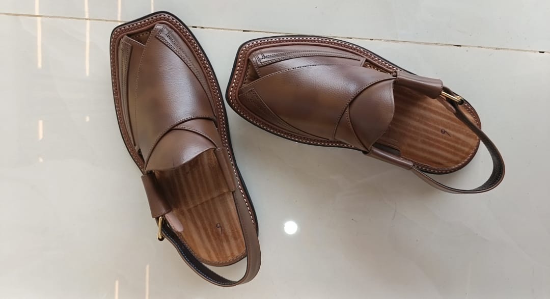 HandyMade Duoble Gear Brown Chappal