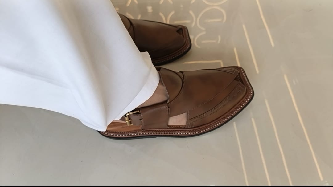 HandyMade Duoble Gear Brown Chappal
